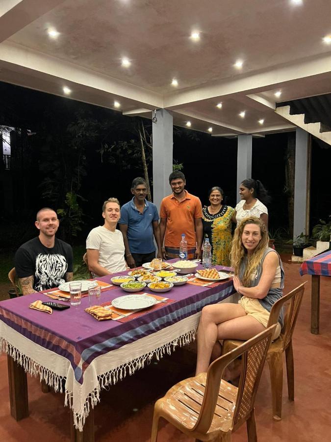 Isanka Lion Lodge Sigiriya Buitenkant foto