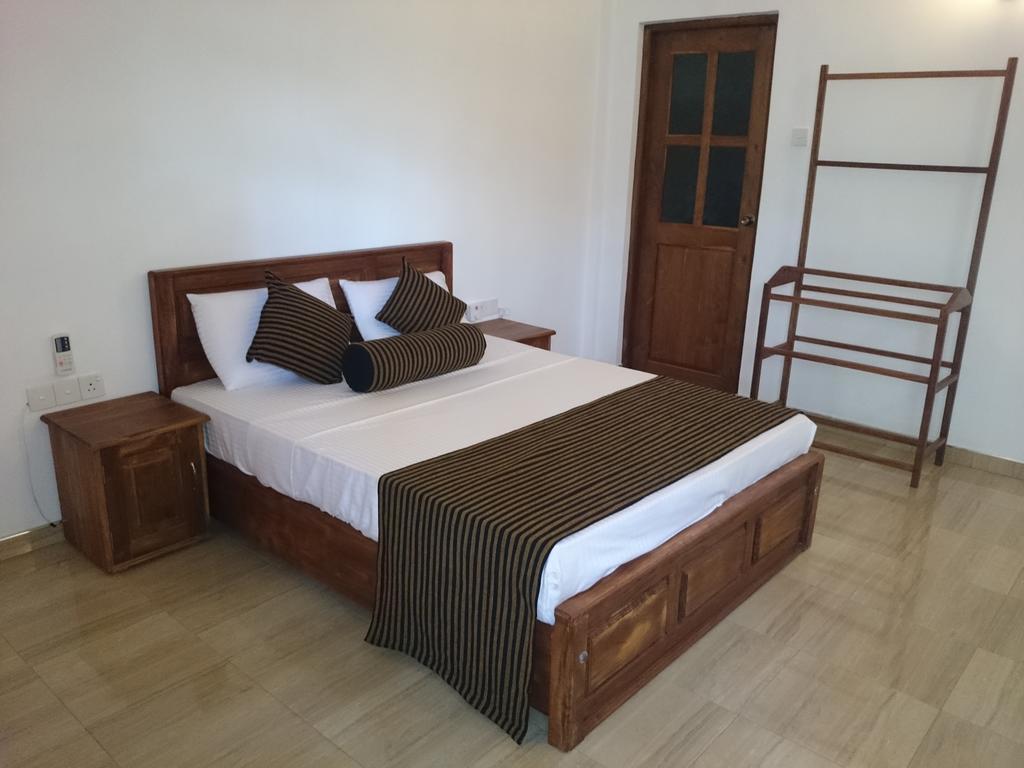 Isanka Lion Lodge Sigiriya Buitenkant foto