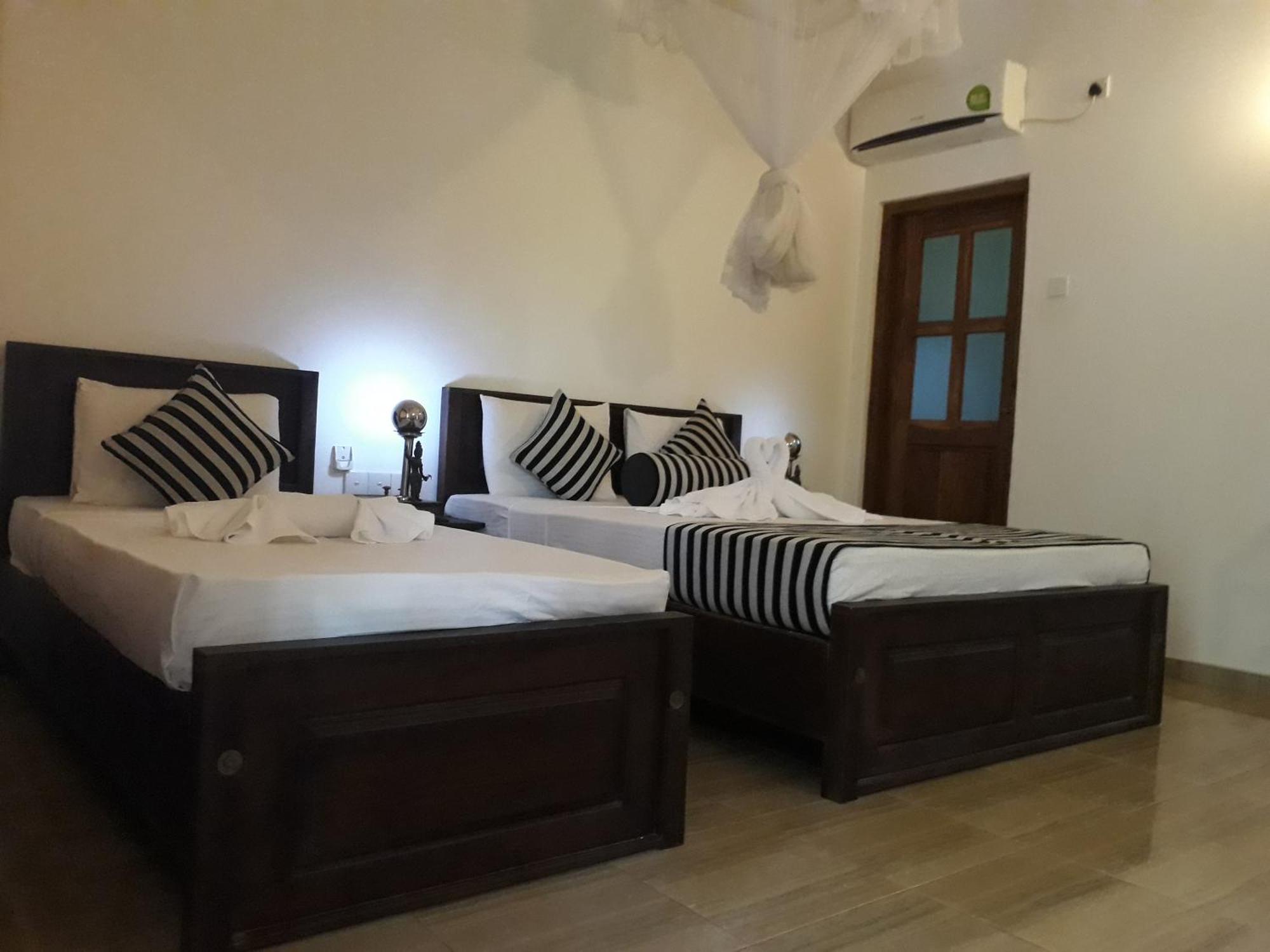 Isanka Lion Lodge Sigiriya Buitenkant foto